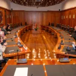 La decisión del Consejo de Estado implica una suspensión provisional del decreto, no una anulación definitiva. Esto significa que el decreto queda sin efecto mientras se estudia de fondo si vulnera normas constitucionales o si el presidente excedió sus competencias legales - Foto: X/@consejodestado