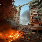 Las autoridades ucranianas declararon el día siguiente como día de luto nacional, mientras equipos de rescate trabajaban contrarreloj bajo riesgo de derrumbes e incendios - Foto: Gobierno de Ucrania