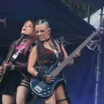 Sin Pudor, fue una de las bandas que hizo la cuota femenina en el escenario. Una de las críticas que aún recibe el festival por no llegar a una paridad - Foto: Ronald Cano