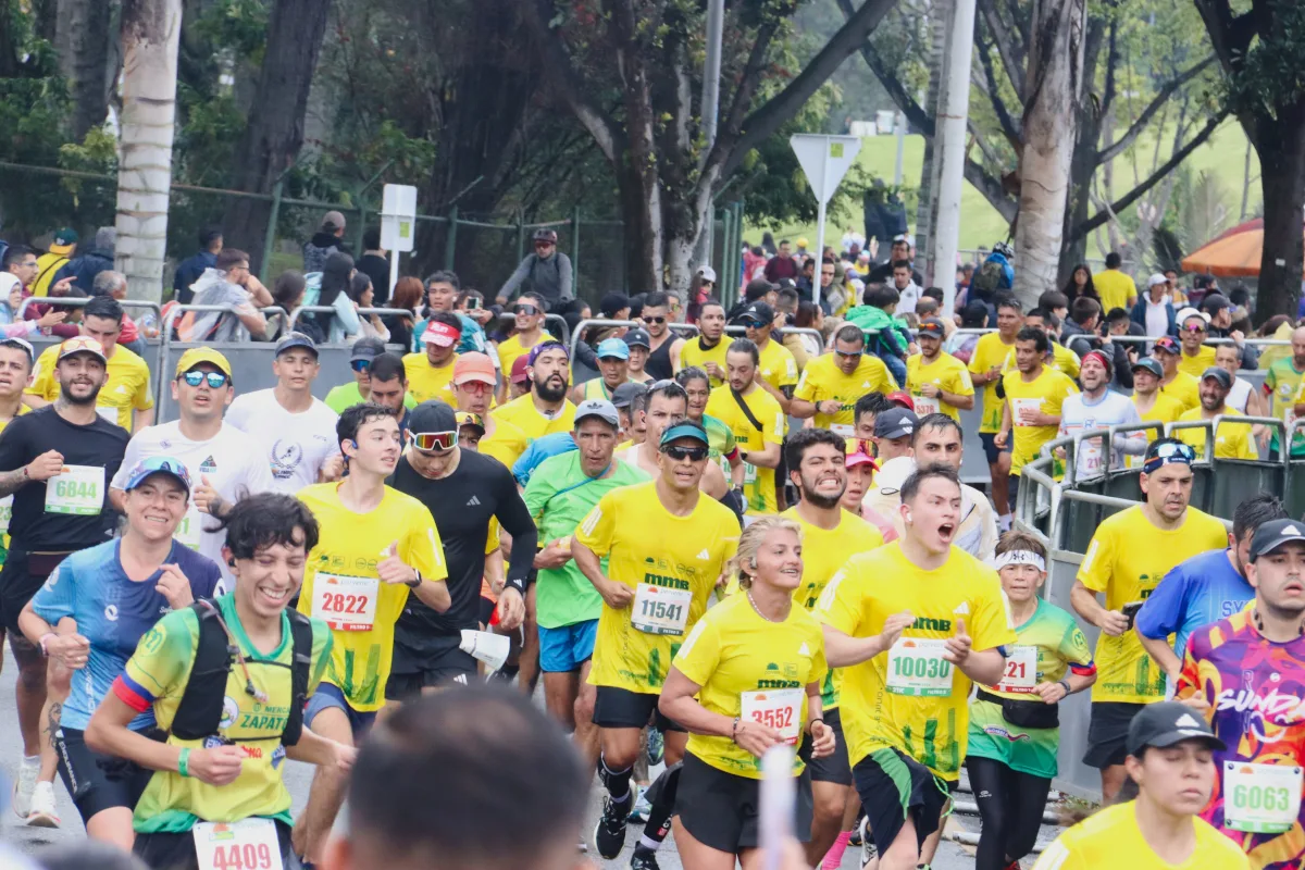 Correr con seguridad es correr con conciencia, y Samsung pone en manos de los aficionados la tecnología necesaria para lograrlo. Desde el entrenamiento previo hasta la línea de meta, la compañía acompaña a los corredores con soluciones que conectan salud, desempeño y estilo de vida activo - Foto: Archivo/Ronald Cano