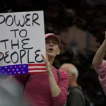 Springfield, Massachusetts; cuna del baloncesto, fue una de las 2.100 ciudades que se unieron a las protestas contra Donald Trump - Foto: Julieth Cabral