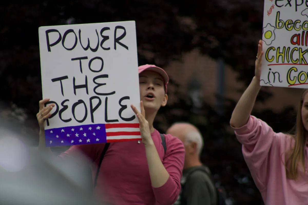 Springfield, Massachusetts; cuna del baloncesto, fue una de las 2.100 ciudades que se unieron a las protestas contra Donald Trump - Foto: Julieth Cabral