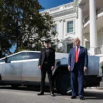 Lo que antes eran mensajes de respaldo, ahora se convirtieron en críticas abiertas. Desde sus respectivas redes sociales, X (propiedad de Musk) y TruthSocial (plataforma de Trump), ambos han iniciado una guerra de declaraciones sin precedentes - Foto: Casa Blanca