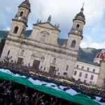 La difusión contó con el apoyo de más de 200 medios comunitarios y alternativos: emisoras, portales web y generadores de contenidos en redes sociales que fueron acreditados para realizar el cubrimiento - Foto: RTVC