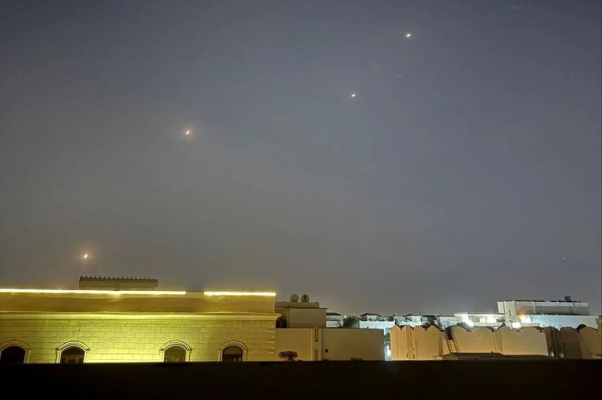 Según fuentes cataríes y estadounidenses, todos los misiles fueron interceptados gracias a defensas antiaéreas del país anfitrión, sin causar bajas ni daños significativos - Foto: Khabarfoori.com