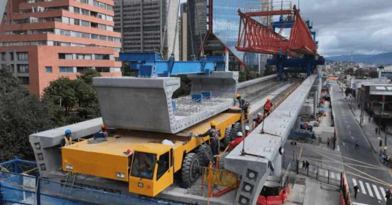 El primero de los 3 kattor traídos de China está operando en el frente de obra de la avenida Caracas con calle 28 - Foto: Alcaldía de Bogotá