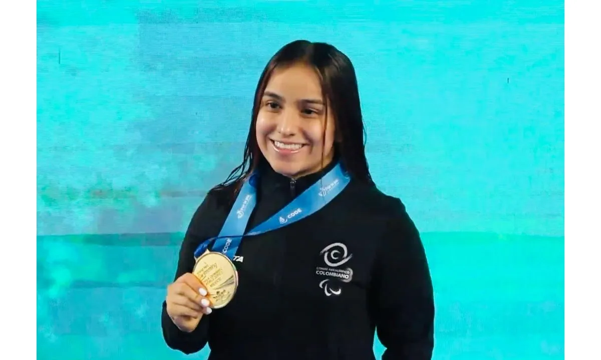 Sara del Pilar Vargas Blanco (clase S7), fue la gran figura, al conseguir las tres medallas de oro. La primera en la Final A de los 100 metros espalda clases S6-S14. Sara sumó 847 puntos (con 1:26.47 m), contra 828 de la independiente Varvara Kniazeva, clase S11 (con 1:21.51), y los 814 de la tailandesa Nattharinee Khajhonmatha, clase S14 (con 1:13.54) - Foto: IDRD