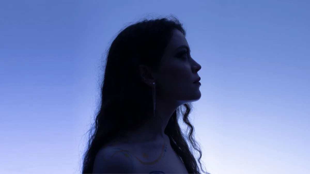 La intención de su propuesta musical se basa en buscar la libertad para ser, en su caso desde la emocionalidad pues Catalina Uscátegui es una persona sensible y expresa sus emociones sin juzgarlas, sin miedo y solo dejándolas ser. Por eso su nombre de artista es el mismo que su nombre de pila. Catalina no busca un alter ego, busca poder ser como es - Foto: Catalina Uscátegui