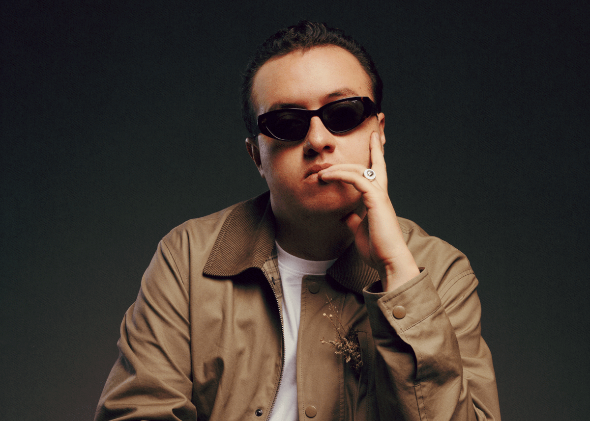 Esta nueva producción discográfica representa un giro sonoro para el proyecto, estableciendo el tono de lo que viene. Bajo el título homónimo de 'Matar Fuma', el álbum tendrá un sonido más crudo, rockero y fiel a la esencia del artista, que busca conectar desde un lugar más auténtico - Foto: M3 Records
