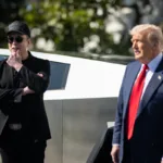 Este anuncio surge en medio del agrio enfrentamiento con el expresidente Donald Trump, especialmente luego de que Musk criticara la aprobación de la controvertida ley fiscal conocida como “One Big Beautiful Bill” - Foto: Casa Blanca