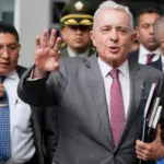 Está previsto que el expresidente Álvaro Uribe intervenga personalmente el próximo 7 de julio, en una intervención final donde podrá referirse directamente a los cargos y defender su inocencia antes de que se anuncie el sentido del fallo - Foto: Cortesía