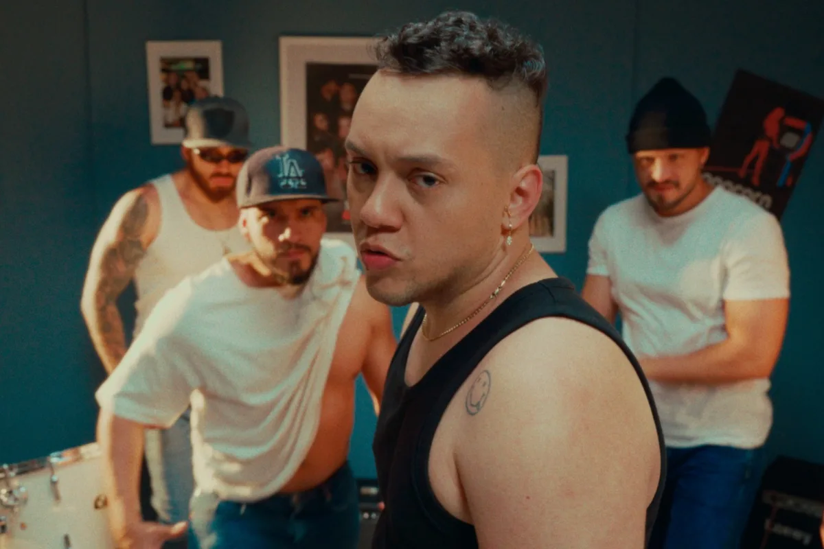 'Impersonal' cuenta con un video íntimo y personal. Desde muy joven, John Arango sintió cómo a su alrededor le intentaban imponer una idea rígida y parca de la masculinidad - Foto: Jhon Arango