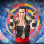 'SOMOS' transmite un mensaje de amor, unidad, coraje, coherencia, soberanía e integridad, dirigido a todos los que resuenan con esta energía, para que podamos sentir la fuerza de nuestros corazones a través de cada uno de sus sonidos - Foto: MaYita