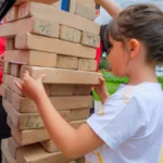 Los niños y niñas podrán disfrutar de más de diez estaciones de habilidades, competencias, una zona de motricidad gruesa con actividades como saltar, correr, trepar y lanzar, así como talleres de castillos de arena y carreras de relevos en la Zona de Playa y Construcción en Arena - Foto: IDRD