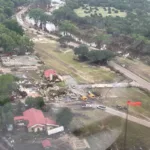 Las 27 menores desaparecidas están siendo buscadas intensamente. En Kerr County las autoridades señalaron que no todas podrían estar en Camp Mystic; algunas proceden de otros lugares - Foto: Chip Roy
