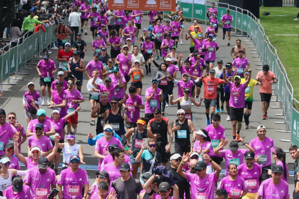 Con la participación de atletas élite, miles de corredores aficionados y el respaldo de aliados estratégicos, la media maratón de Bogotá 2025 cerró una edición histórica que reafirma a la capital como epicentro del atletismo continental - Foto: Ronald Cano