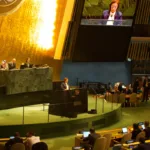 Durante su discurso, la ministra (e) envió un contundente mensaje a la comunidad internacional sobre el genocidio en Palestina: “¡Basta ya! La franja de Gaza está incomunicada, no hay alimentos ni agua potable, no hay atención médica (…) Ahora la población de Gaza también está muriendo de inanición. ¡Basta ya!” - Foto: Cancillería
