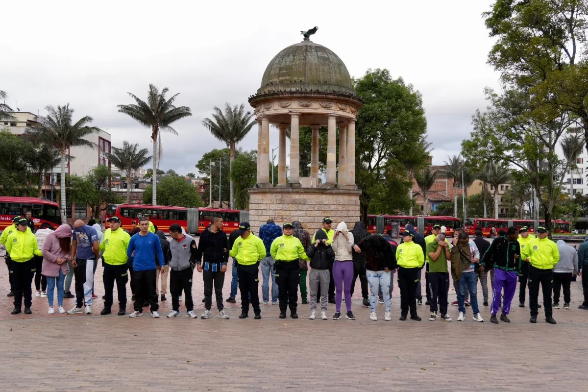 Golpe al microtráfico en Bogotá: 31 capturados por venta de droga en entornos escolares y turísticos - Foto: @SeguridadBOG