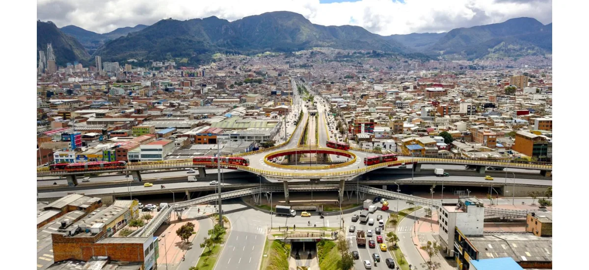 El acuerdo incluye el aplazamiento de los giros nacionales programados para julio: el aporte para la Primera Línea del Metro se reprograma para octubre, mientras que el encargo fiduciario para la Segunda Línea se trasladará de agosto a diciembre de 2025 - Foto: Alcaldía