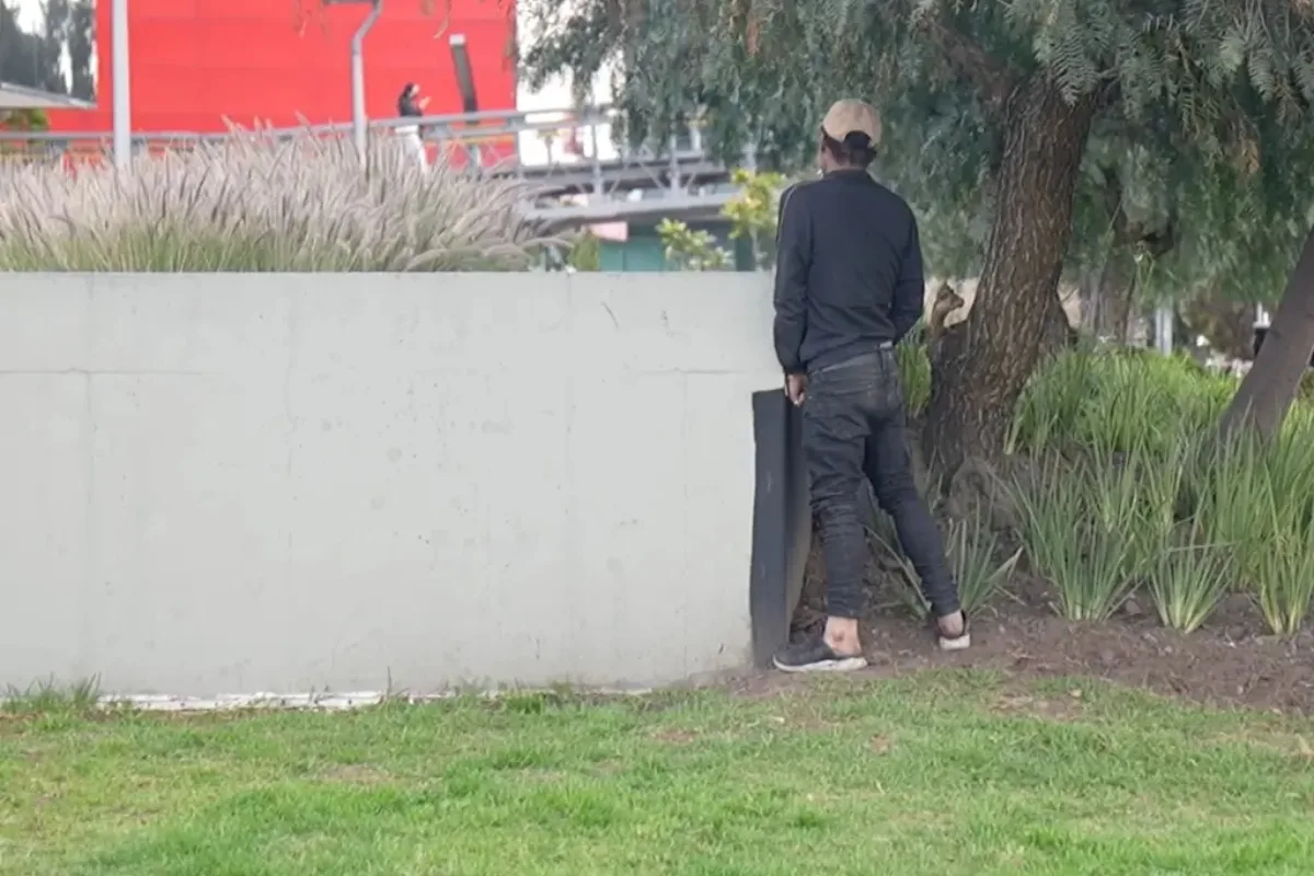 Más de 4.000 personas han sido multadas en Bogotá por hacer sus necesidades en la vía pública - Foto: Cortesía