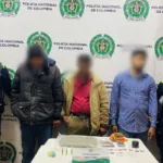 Policía de Bogotá captura a tres personas que transportaban drogas en un taxi en el centro de la ciudad - Foto: Policía de Bogotá