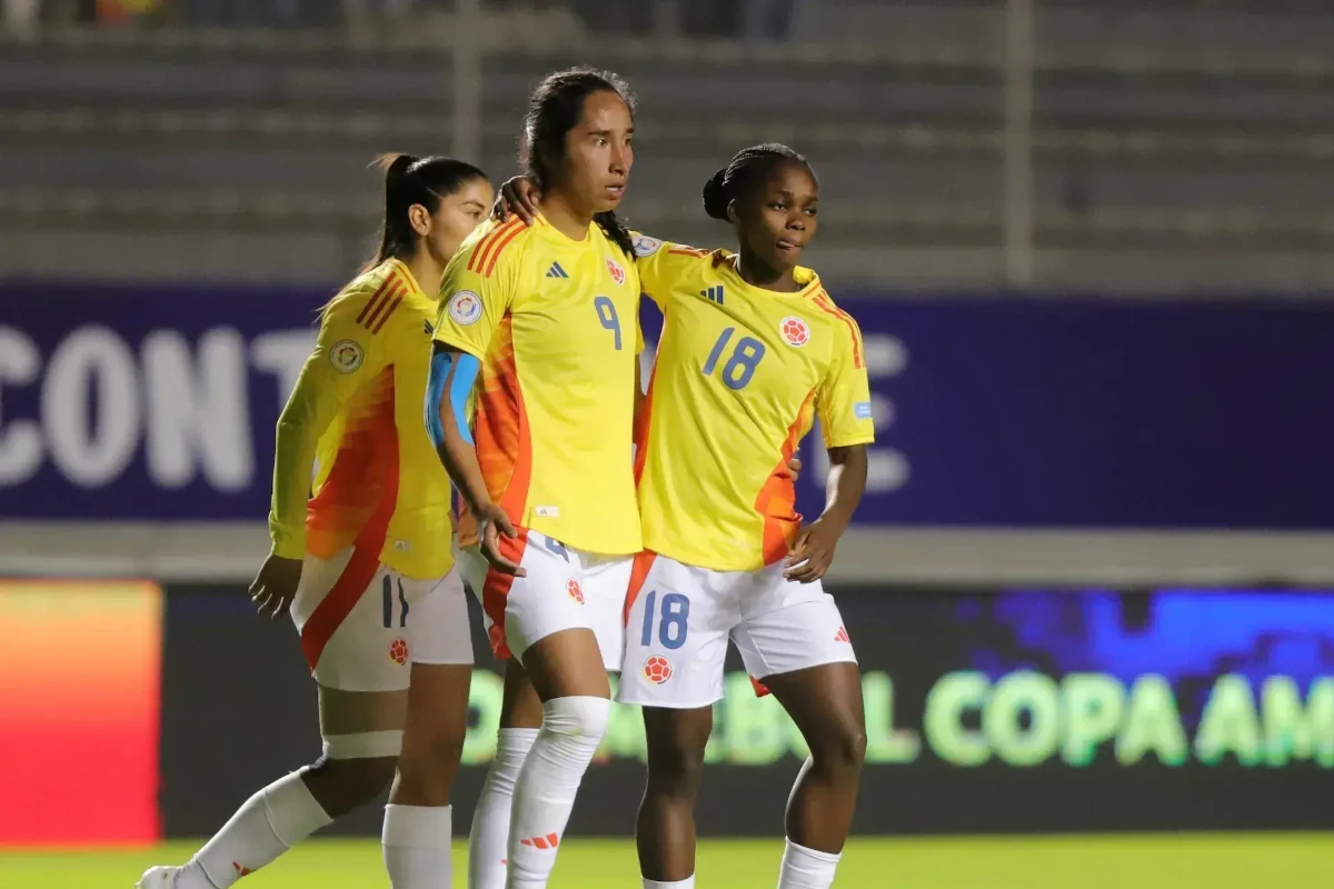 Las dos goleadoras colombianas se conectaron y sentenciaron el partido: una buena corrida de Mayra terminó con pase atrás para Linda, que cruzó su remate -esta vez con su zurda- y Arrieta la terminó desviando - Foto: Conmebol
