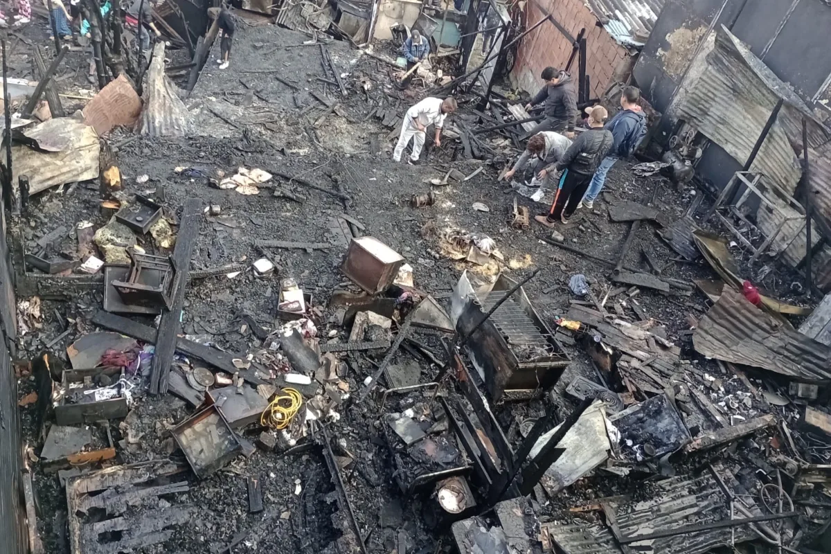 Incendio en el centro de Bogotá deja una persona herida y al menos seis estructuras afectadas - Foto: @integracionbta