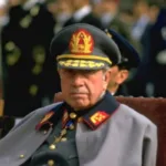 Justicia chilena ordena a herederos de Pinochet devolver 16 millones de dólares al fisco - Foto: The Guardian