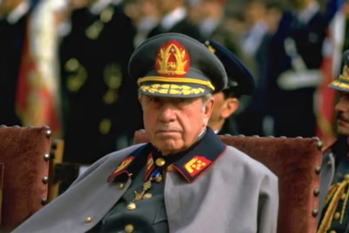 Justicia chilena ordena a herederos de Pinochet devolver 16 millones de dólares al fisco - Foto: The Guardian