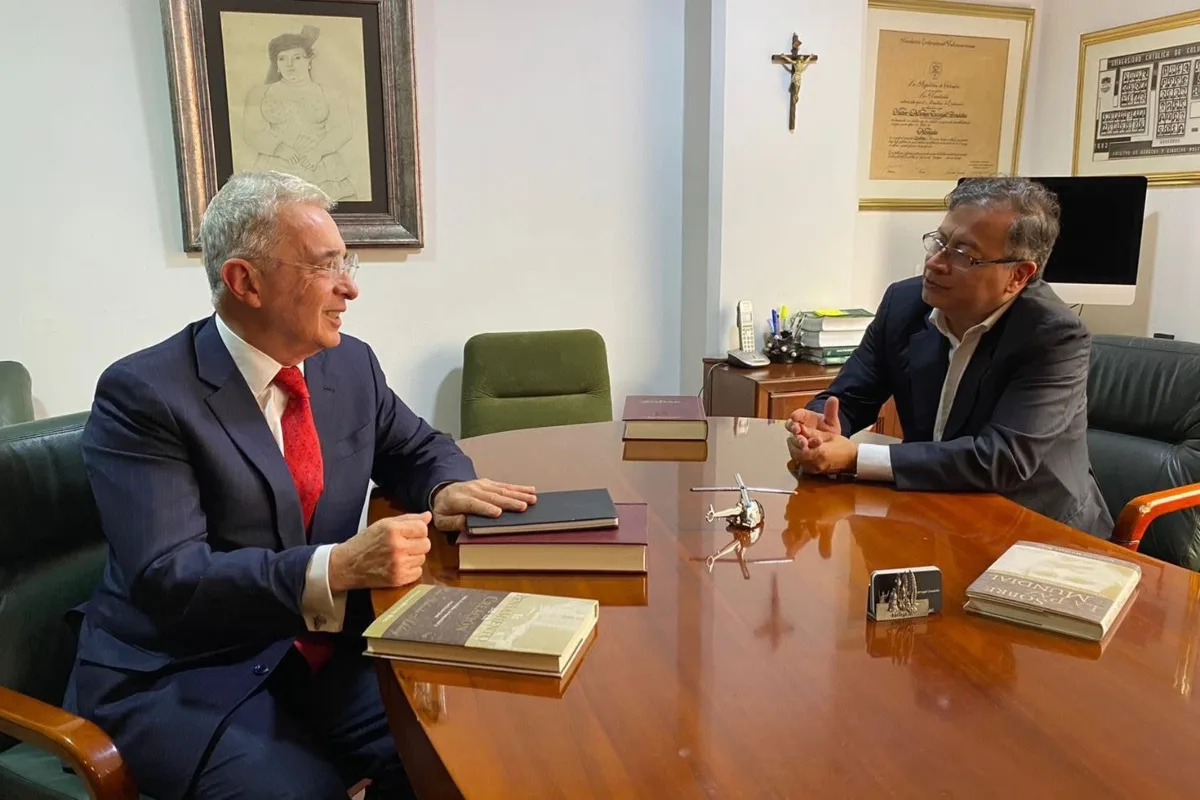 Presidente Gustavo Petro se pronuncia por primera vez sobre el juicio contra Álvaro Uribe - Foto: Archivo