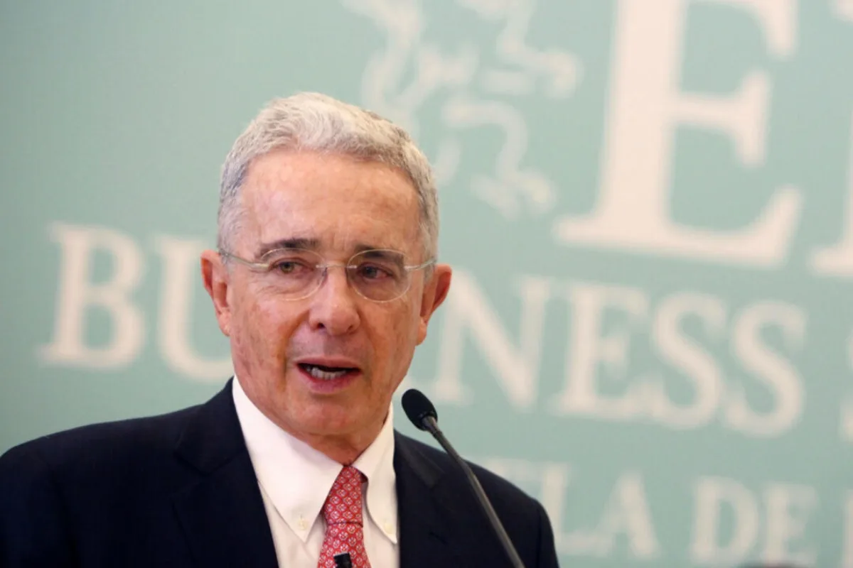 Cerca de 100 líderes políticos firman carta en respaldo al expresidente Álvaro Uribe Vélez - Foto: Redes sociales