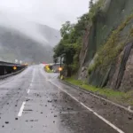 Fuertes lluvias obligan al cierre total de la vía al Llano en varios tramos