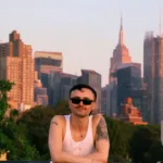 "Bajo el sol" es solo el primer capítulo de un proyecto más amplio: hará parte del primer EP de Angarita, donde explorará su profunda pasión por el pop, el disco y el R&B, siempre con la autenticidad y fusión cultural que lo caracteriza - Foto: Angarita