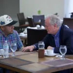 El senador Chris Van Hollen tuvo una reunión con Kilmar Ábrego mientras el salvadoreño estaba en prisión en el CECOT - Foto: Sen. Chris Van Hollen