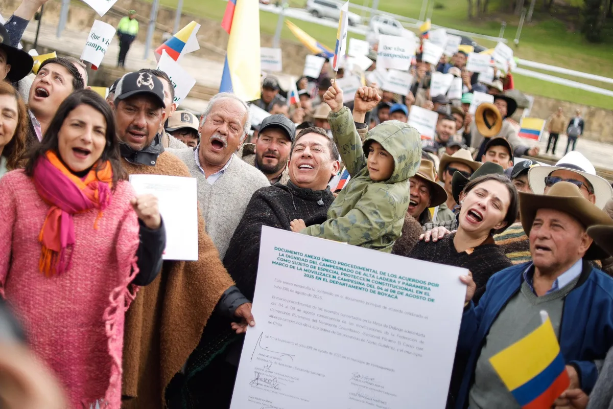 El acuerdo incluyó el compromiso de la Federación Paramera Campesina del Nororiente de Colombia de restablecer la normalidad y que los parameros levanten los bloqueos que se mantenían en el marco de la movilización - Foto: X/@CarloRAmaya