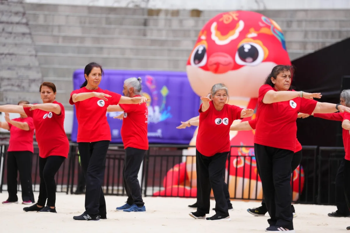 El festival, desarrollado de 10:00 a. m. a 1:00 p. m., ofreció prácticas abiertas, exhibiciones y la posibilidad de aprender movimientos básicos guiados por maestros expertos - Foto: IDRD