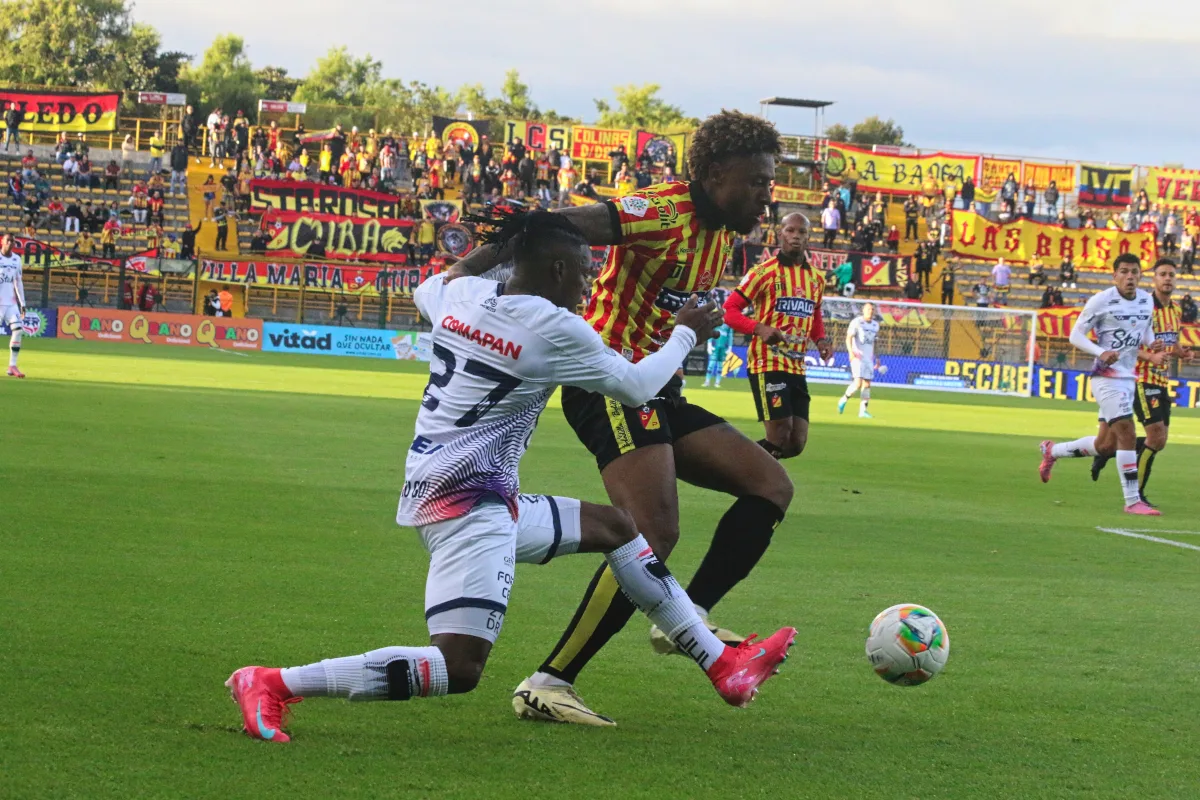 Fortaleza solo logró una opción de gol, por parte de Emilio Aristizábal que no logró concretar frente al arco del uruguayo Salvador Ichazo. Por su parte, el equipo "matecaña" tuvo dos oportunidades que logró controlar el portero Jordan García - Foto: Ronald Cano