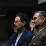 El senador Iván Cepeda y el abogado Miguel Ángel del Río dieron declaraciones al respecto de las afirmaciones hechas por el expresidente en su defensa material - Foto: Mauricio Vanegas