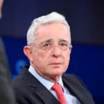 Histórico; Expresidente Álvaro Uribe Vélez fue condenado a 12 años de prisión - Foto: Redes sociales