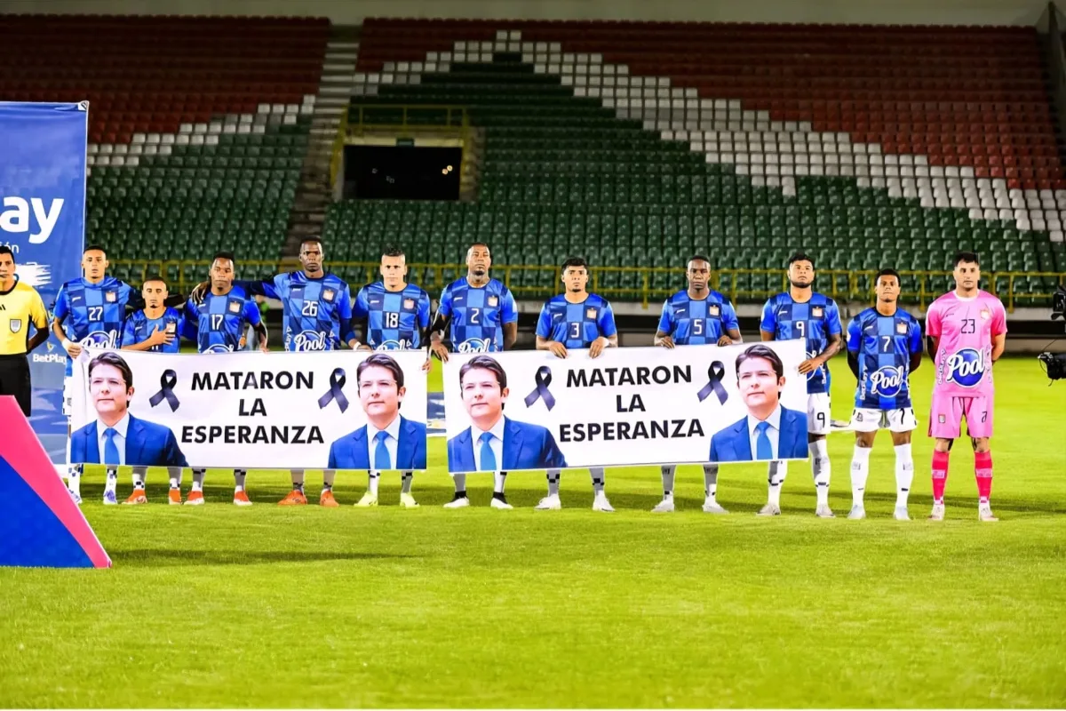 Boyacá Chicó rinde homenaje a Miguel Uribe Turbay tras su fallecimiento - Foto: IG BOYACÁ CHICÓ