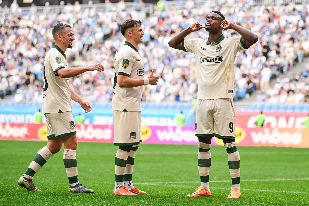 Jhon Córdoba alcanza los 350 partidos en Europa y lidera goleada del Krasnodar en Rusia - Foto: @FCKrasnodar