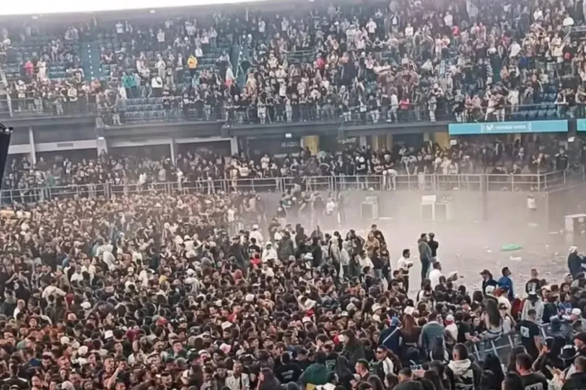 Disturbios en el Movistar Arena en concierto de Damas Gratis en Bogotá dejan un muerto y varios heridos