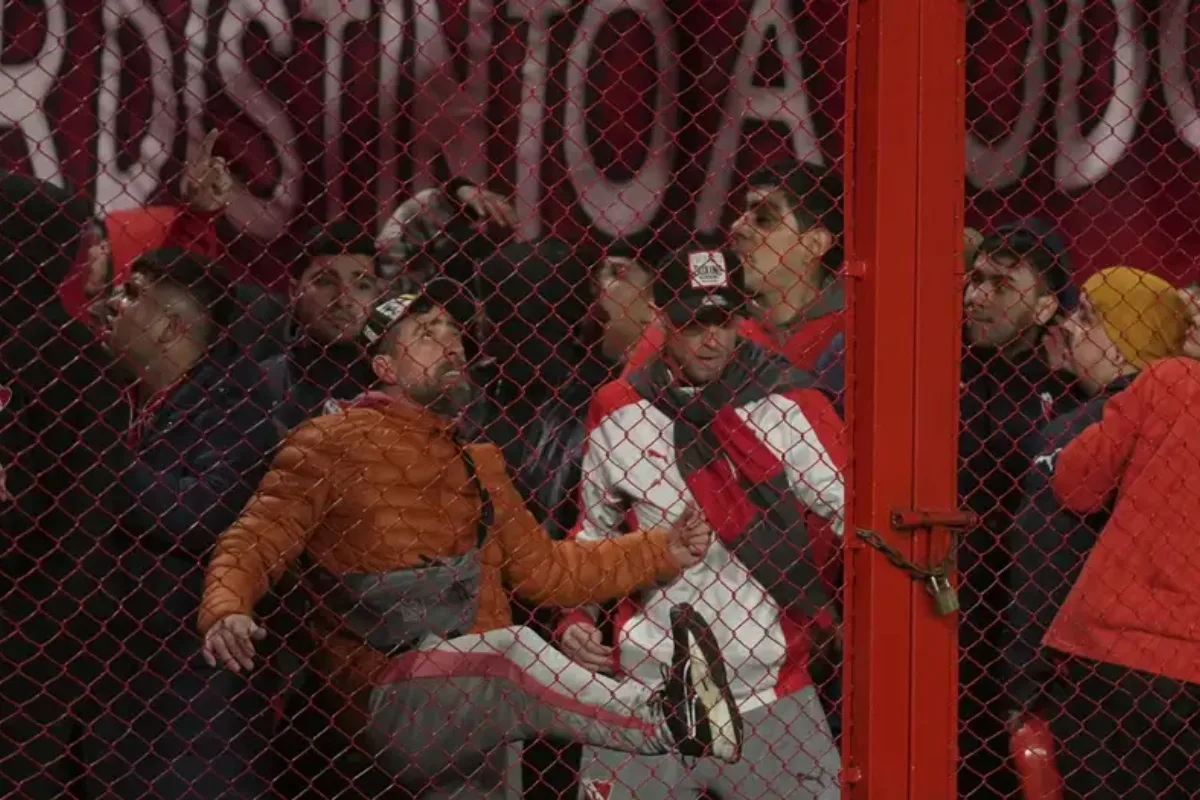 Violencia en Avellaneda: diez heridos y 90 detenidos tras incidentes en el Independiente–Universidad de Chile por Copa Sudamericana - Foto: Redes sociales