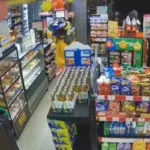 Policía captura a tres hombres tras atraco en establecimiento comercial de Chapinero - Foto: Captura de video