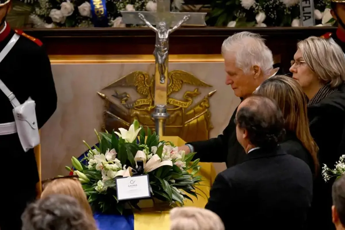 Homenaje en el Capitolio al senador Miguel Uribe Turbay, fallecido tras atentado - Foto: Doomo Editorial / Mauricio Vanegas