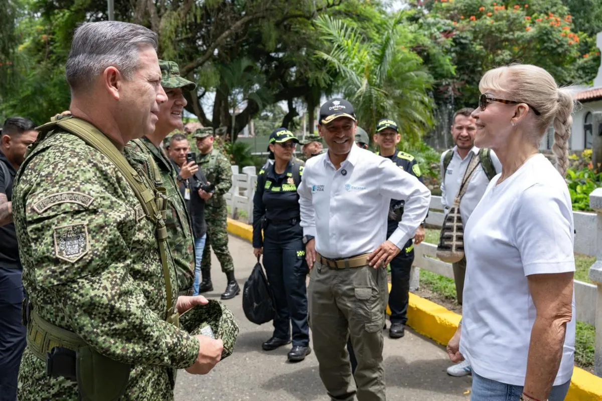 El jefe de la Defensa explicó que el pie de fuerza en el Valle del Cauca ya registra un incremento del 7% en este Gobierno y que sigue en marcha el plan de incorporación de 20.000 policías y 16.000 soldados - Foto: Ministerio de Defensa