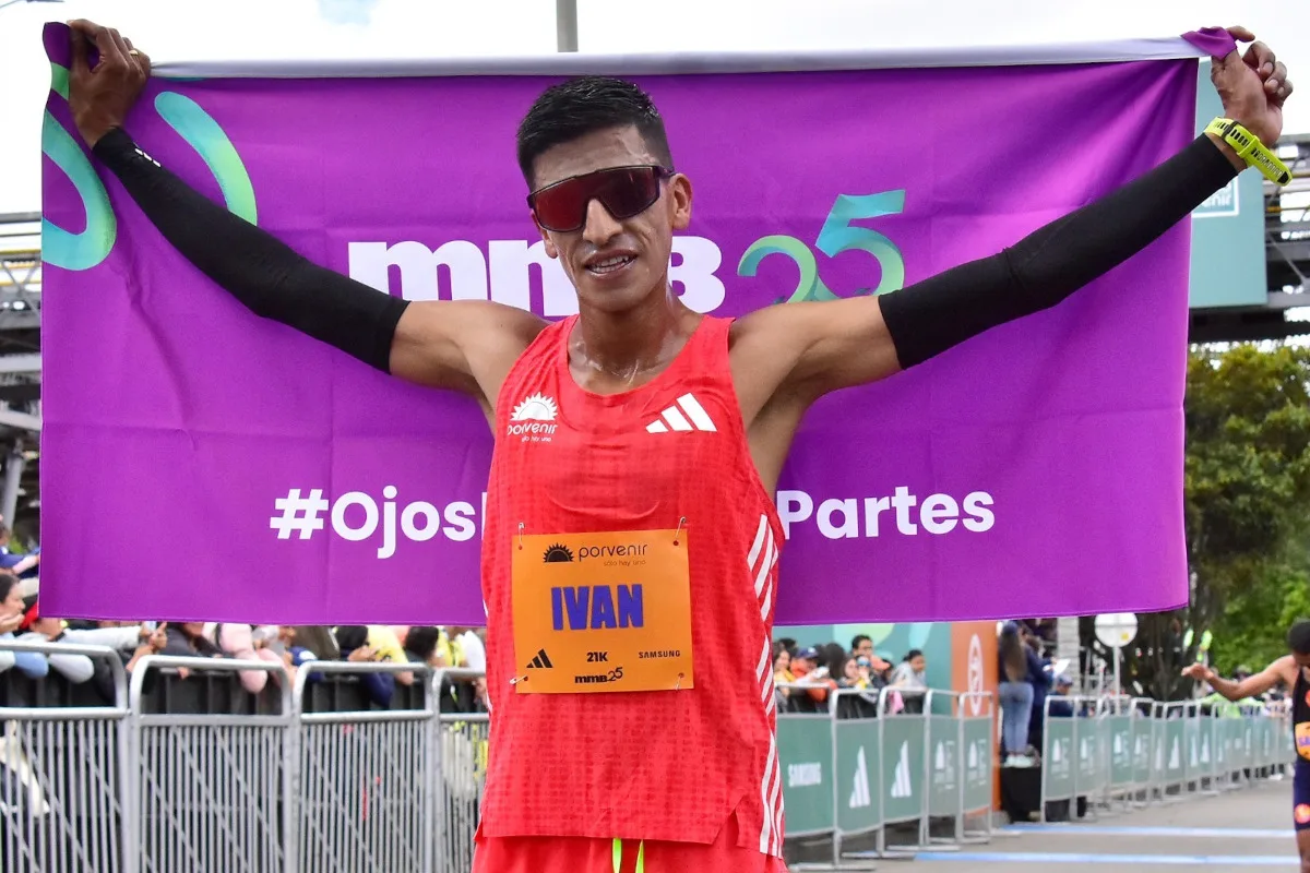 Iván viene de ser campeón nacional en la prueba de 10.000 metros, ganar la Media Maratón de Cali y ser el mejor colombiano de la media maratón de Bogotá - Foto: Equipo Porvenir