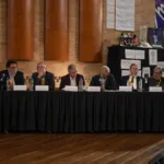 Los sentenciados son siete exlíderes del antiguo Secretariado de las FARC: Rodrigo Londoño Echeverri (“Timochenko”); Pablo Catatumbo Torres Victoria; Pastor Lisandro Alape Lascarro (“Pastor Alape”); Milton de Jesús Toncel Redondo (“Joaquín Gómez”); Jaime Alberto Parra Rodríguez (“El Médico”); Julián Gallo Cubillos (“Carlos Antonio Lozada”); y Rodrigo Granda Escobar (“Ricardo Téllez” o “Canciller de las FARC”) - Foto: JEP