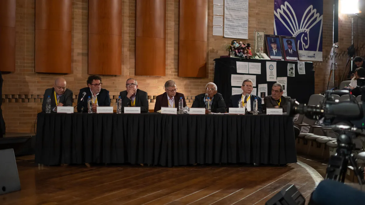Los sentenciados son siete exlíderes del antiguo Secretariado de las FARC: Rodrigo Londoño Echeverri (“Timochenko”); Pablo Catatumbo Torres Victoria; Pastor Lisandro Alape Lascarro (“Pastor Alape”); Milton de Jesús Toncel Redondo (“Joaquín Gómez”); Jaime Alberto Parra Rodríguez (“El Médico”); Julián Gallo Cubillos (“Carlos Antonio Lozada”); y Rodrigo Granda Escobar (“Ricardo Téllez” o “Canciller de las FARC”) - Foto: JEP