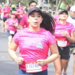 Desde las primeras horas de la mañana dominical miles de mujeres cumplieron con la cita más masiva del género femenino en nuestro país. A las 7 y 30 de la mañana el turno fue para las “VALIENTES 21k” que desafiaron sus límites y conquistaron el asfalto con determinación - Foto: Ronald Cano